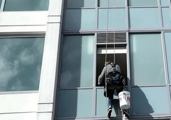 Rope Access Glazing Vancouver Crown Glass